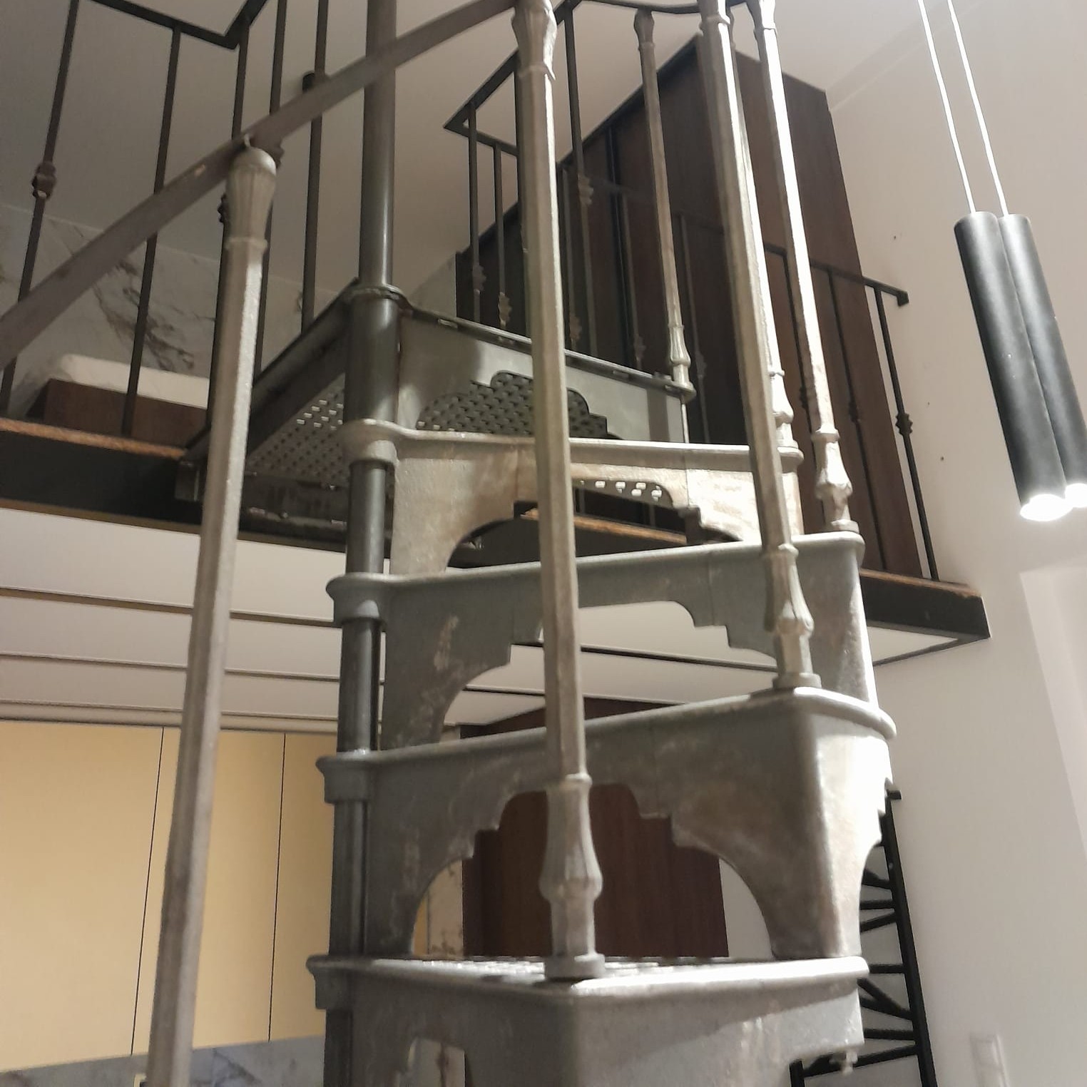 Cast iron spiral staircase model Bordeaux
