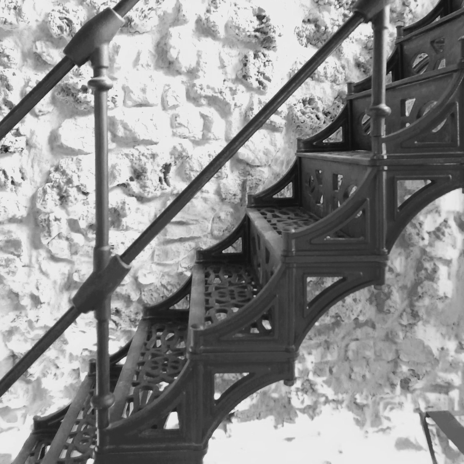 Detail of the cast iron straight staircase model Lille de Luxe
